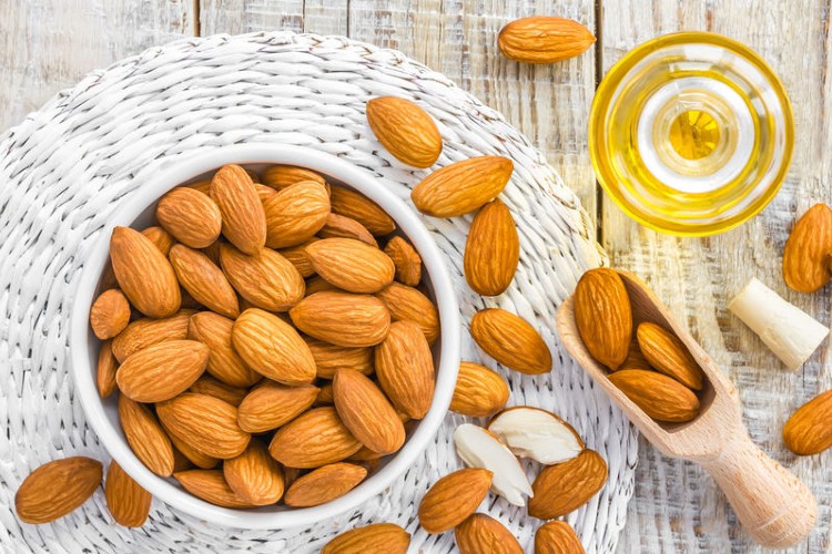 How to Make Homemade Almond Oil